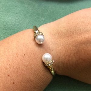Pearl and gold bracelet